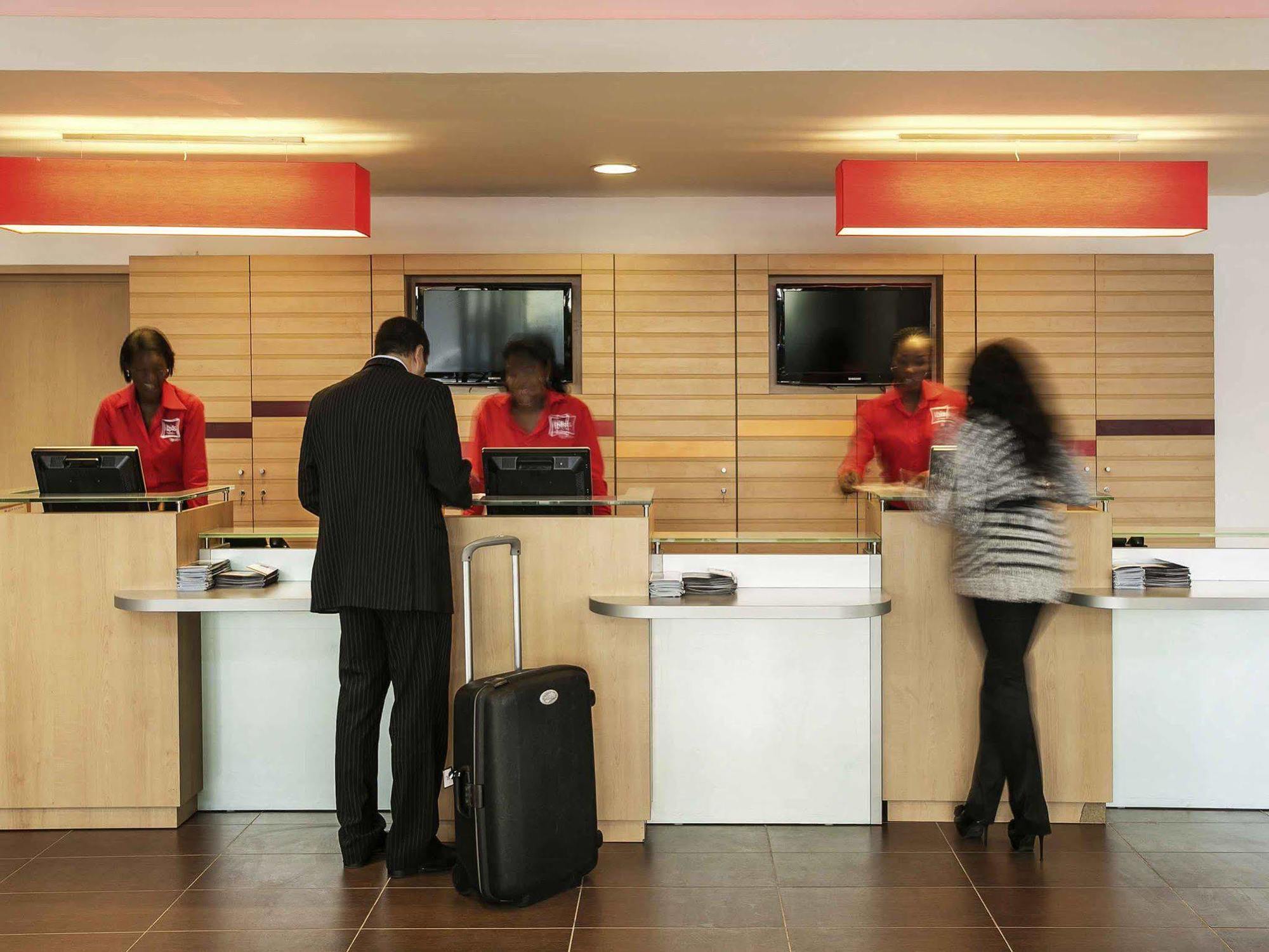 Ibis Lagos Ikeja Esterno foto
